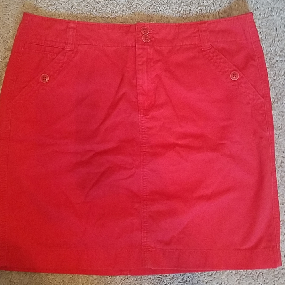Red skirt - Picture 2 of 3